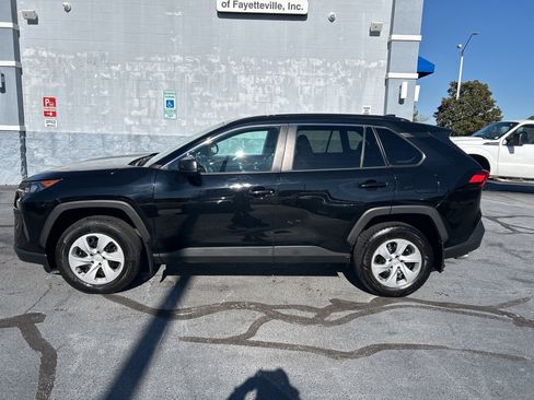 Used 2021 Toyota RAV4 LE image 4