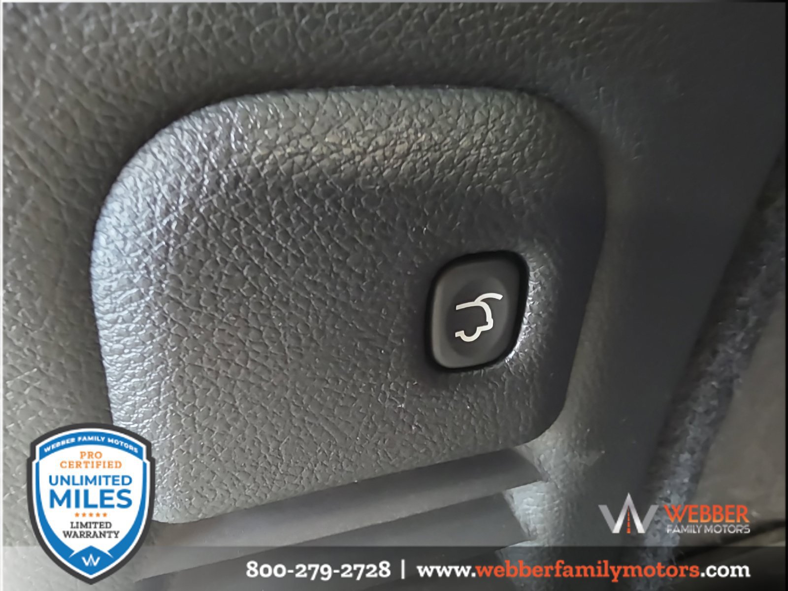 Used 2024 Dodge Durango SRT AWD/4WD image 12