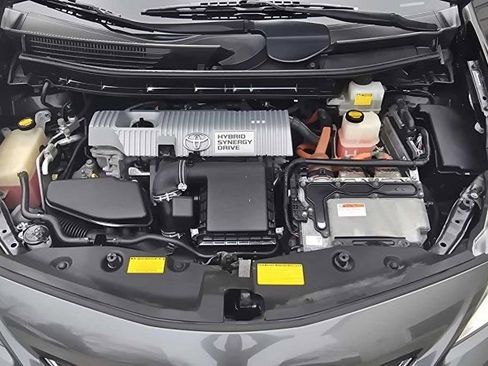 Used 2012 Toyota Prius V Five image 31