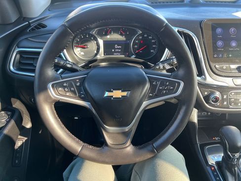 Used 2022 Chevrolet Equinox Premier image 12