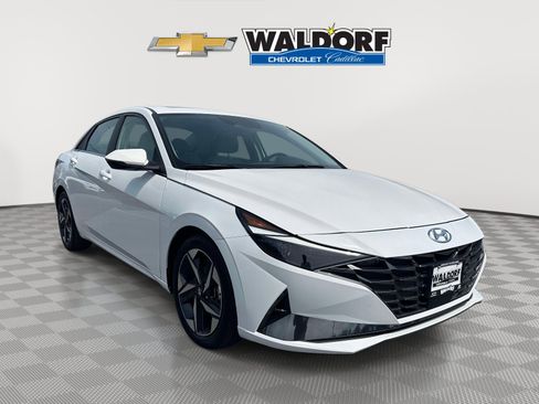 Used 2023 Hyundai Elantra Limited w/ Preferred Accessory Package FWD image 1
