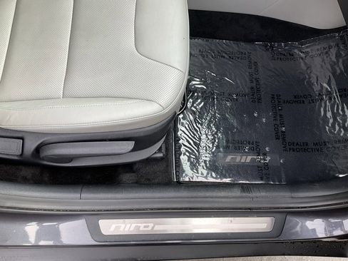 Used 2019 Kia Niro EX Premium w/ Sunroof Package image 56