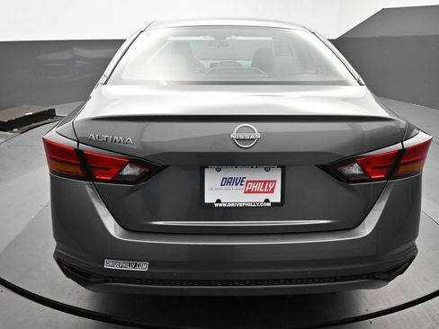 Used 2023 Nissan Altima 2.5 S FWD image 11