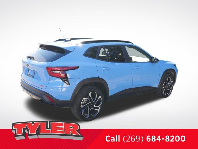 Used 2024 Chevrolet Trax RS w/ Sunroof Package FWD image 8