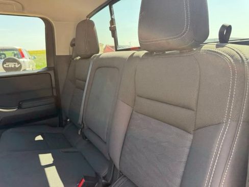 Used 2023 Nissan Frontier SV w/ SV Convenience Package RWD image 13