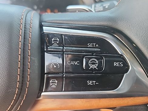 Used 2025 Jeep Grand Cherokee L Summit AWD/4WD image 15