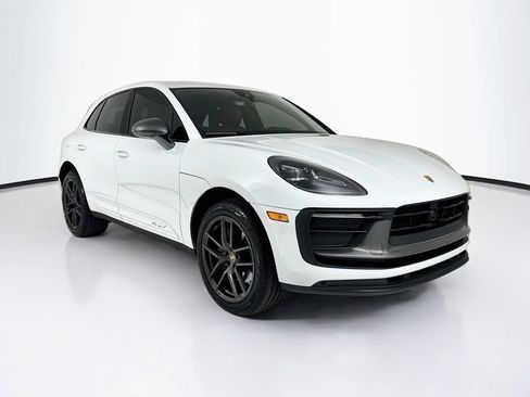 Certified 2023 Porsche Macan Turbo AWD/4WD image 9