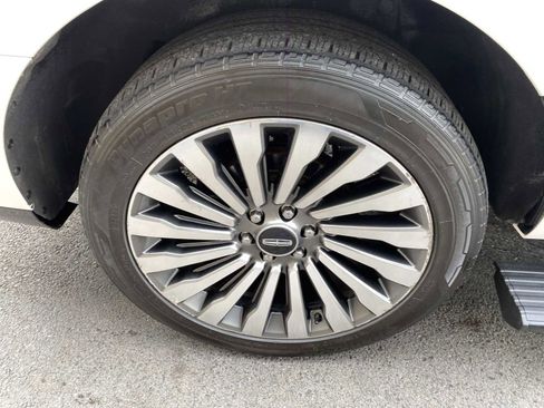 Used 2018 Lincoln Navigator L Reserve w/ Technology Package image 49