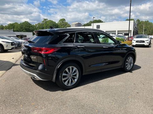 Certified 2022 INFINITI QX50 Essential image 13