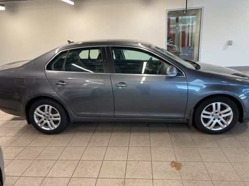 Used 2009 Volkswagen Jetta TDI image 8