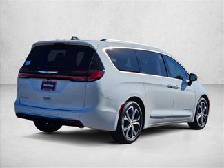 New 2026 Chrysler Pacifica Pinnacle video 2