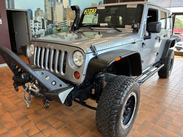 Used 2013 Jeep Wrangler Unlimited Sahara w/ Connectivity Group AWD/4WD image 7