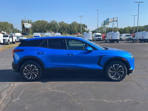 Used 2024 Chevrolet Blazer EV LT AWD/4WD image 6