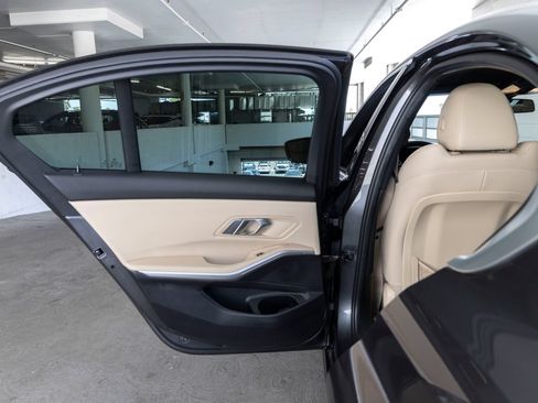 Used 2020 BMW 330i Sedan w/ Convenience Package RWD image 19