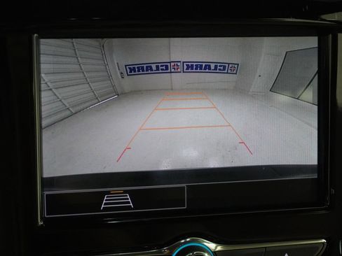 Used 2023 Chevrolet Traverse LS image 28