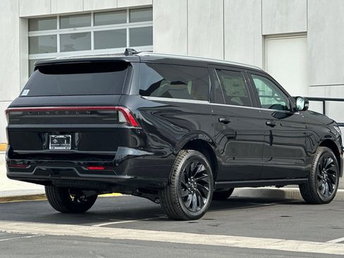 New 2026 Lincoln Navigator L Black Label image 3