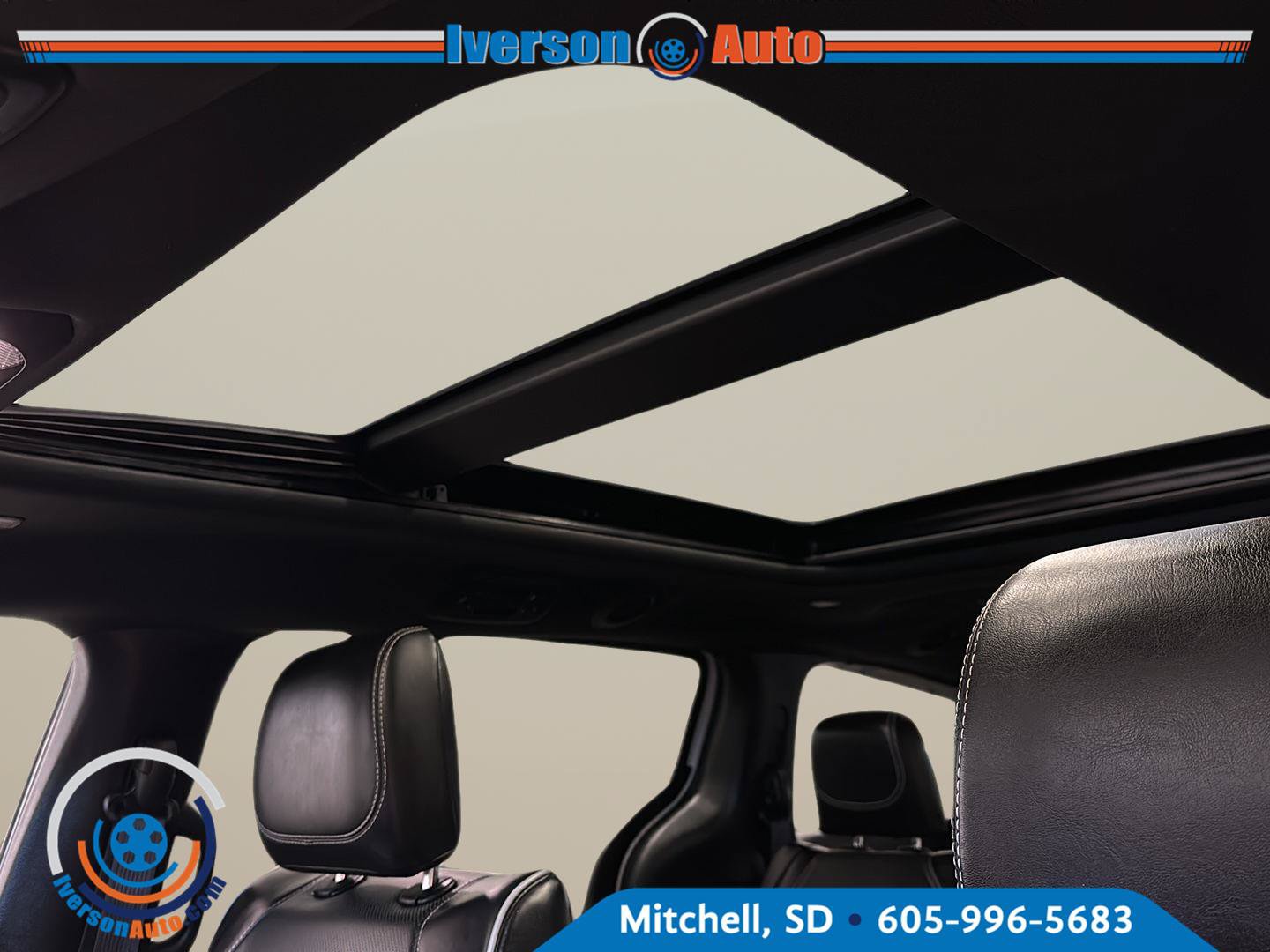 Used 2025 Chrysler Pacifica Limited FWD image 24