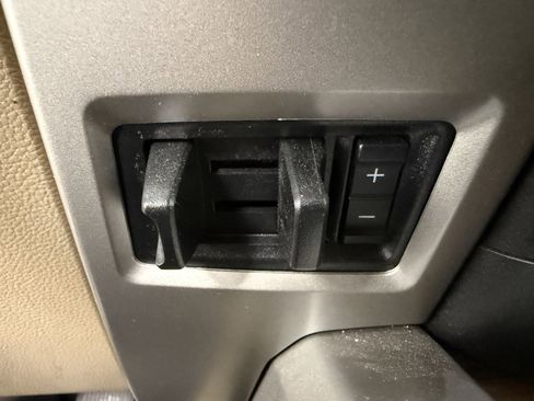 Used 2015 Ford F150 Lariat w/ Equipment Group 501A Mid image 21