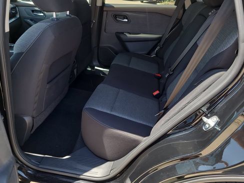 Certified 2021 Nissan Rogue SV FWD image 9