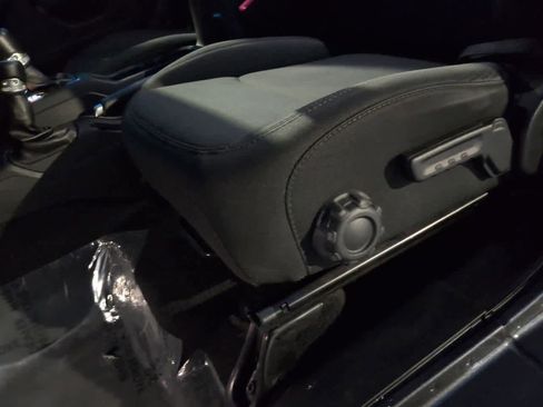 Used 2018 Jeep Wrangler Unlimited Sport S image 17