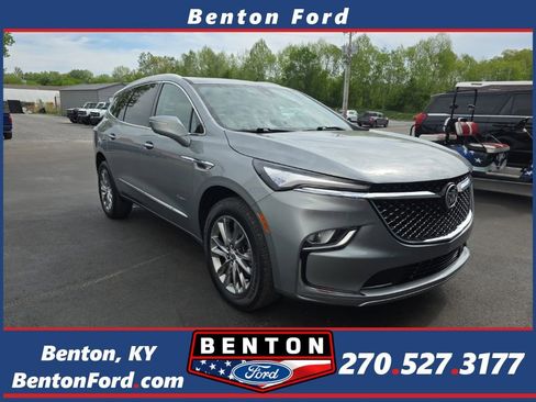 Used 2023 Buick Enclave Avenir FWD image 1