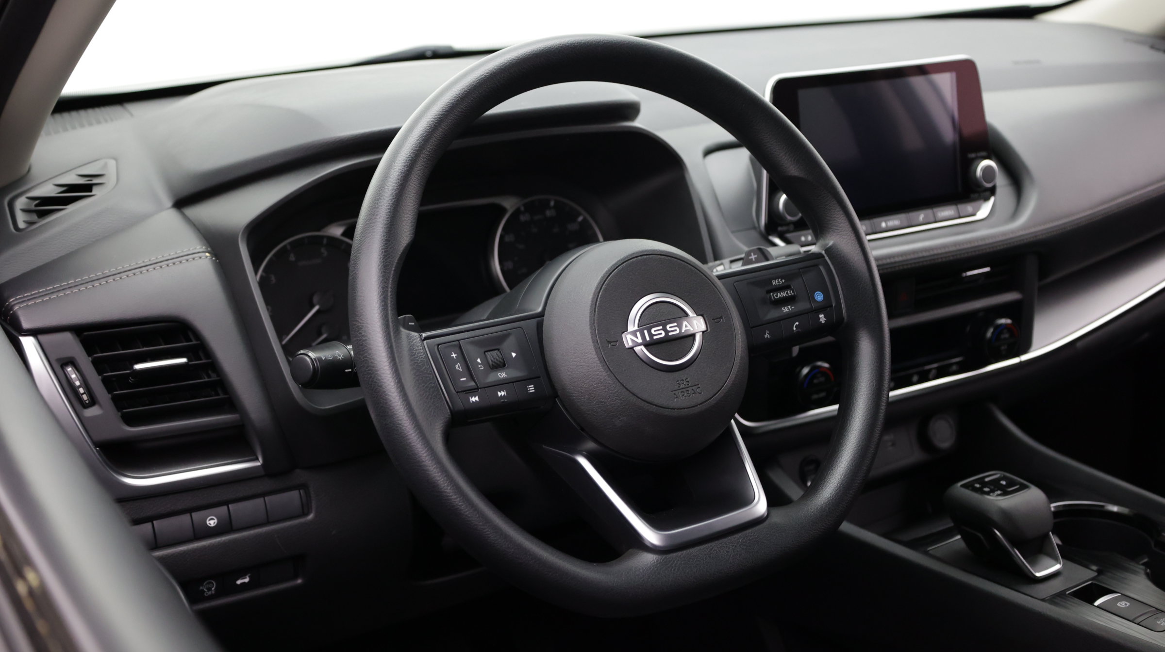 Used 2024 Nissan Rogue SV FWD image 11