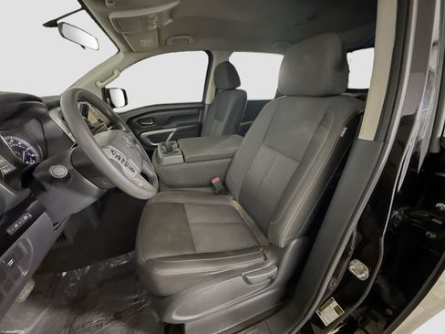 Used 2017 Nissan Titan SV RWD image 21