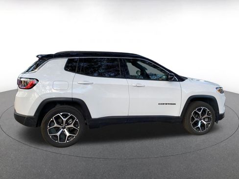 Used 2025 Jeep Compass Limited image 8