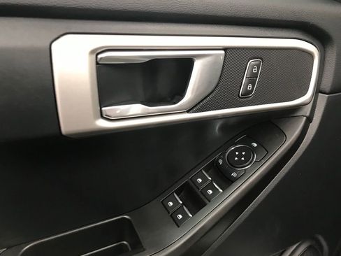 Used 2022 Ford Explorer 4WD image 10