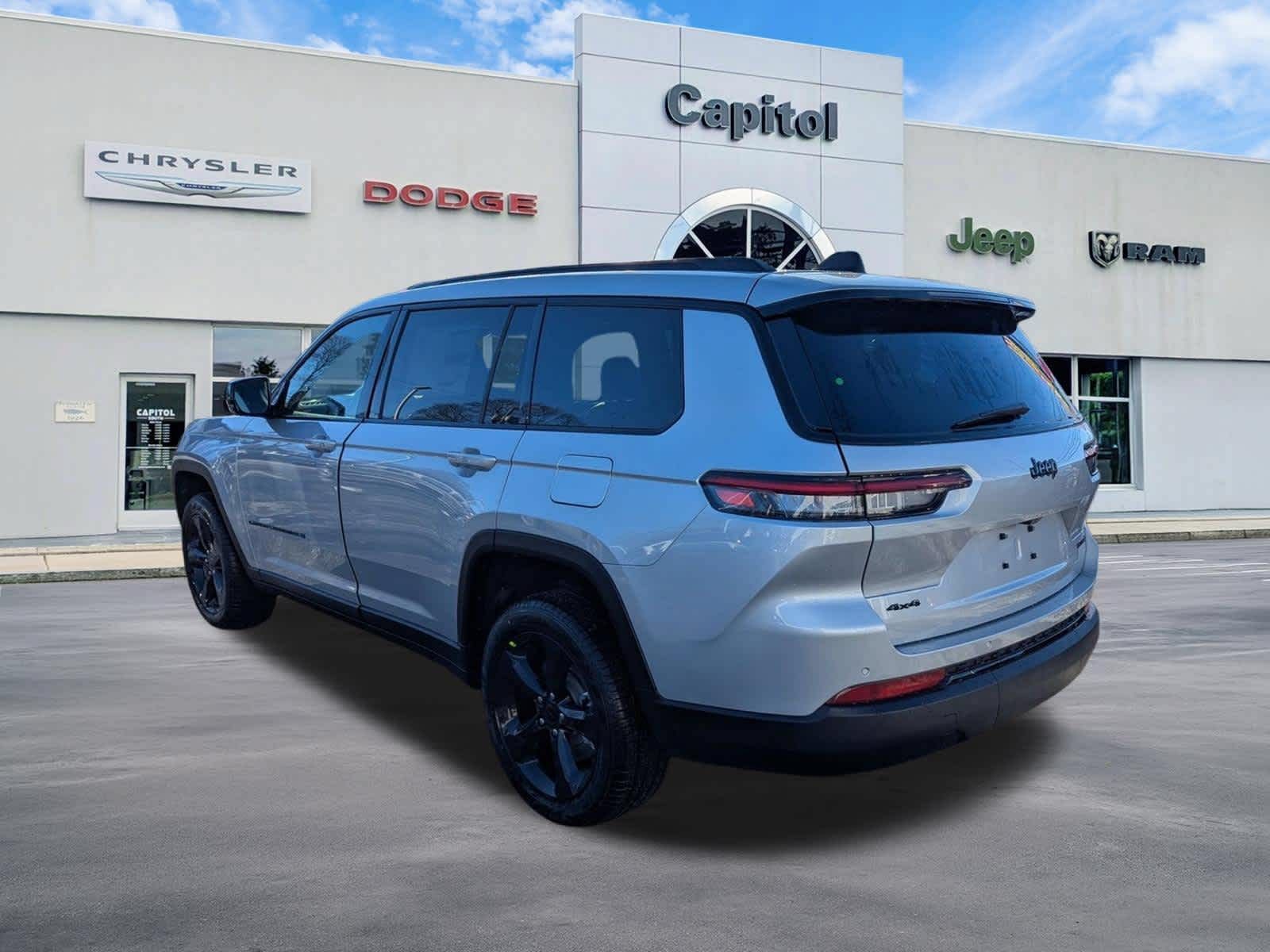 New 2025 Jeep Grand Cherokee L Limited w/ Black Appearance Package AWD/4WD image 2