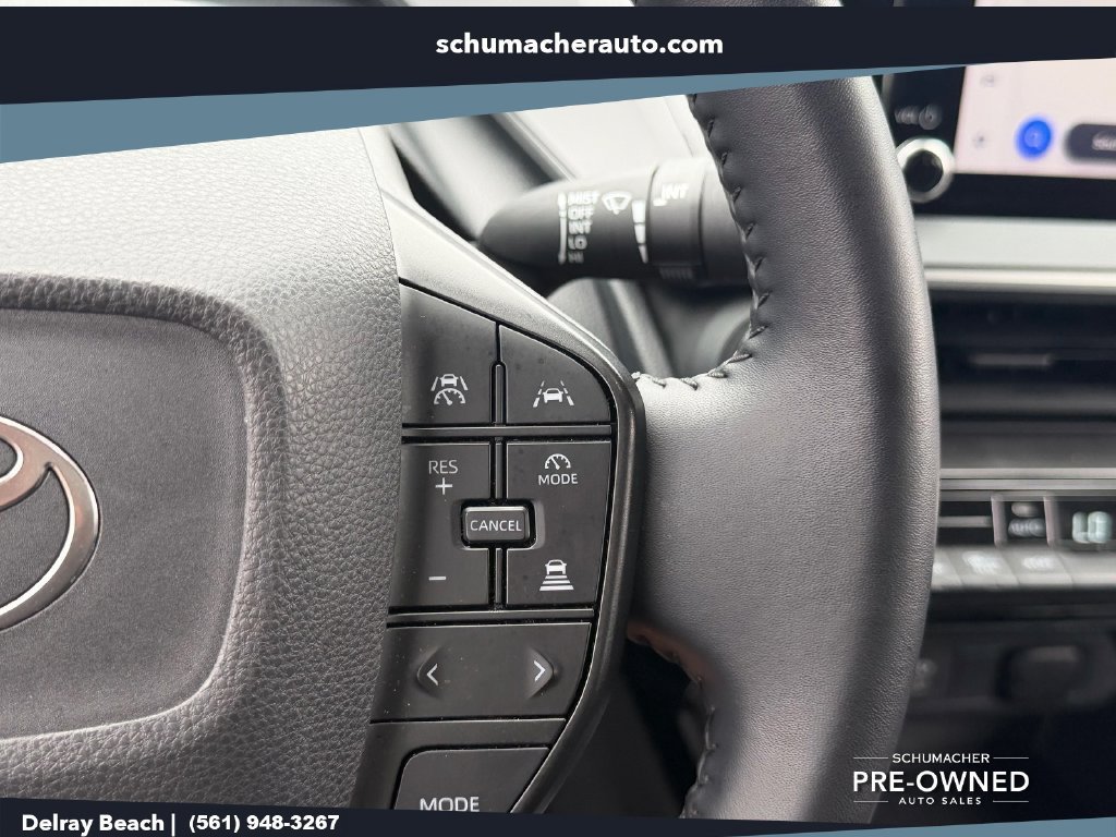 Used 2025 Toyota Prius LE AWD/4WD image 21