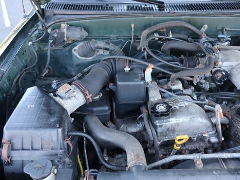 Used 2002 Toyota Tacoma 4x4 Regular Cab image 28