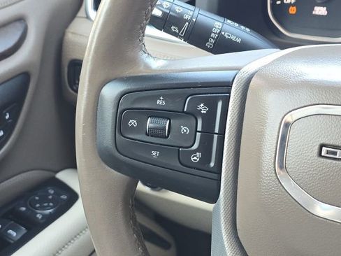 Used 2021 GMC Yukon Denali w/ Denali Premium Package image 35