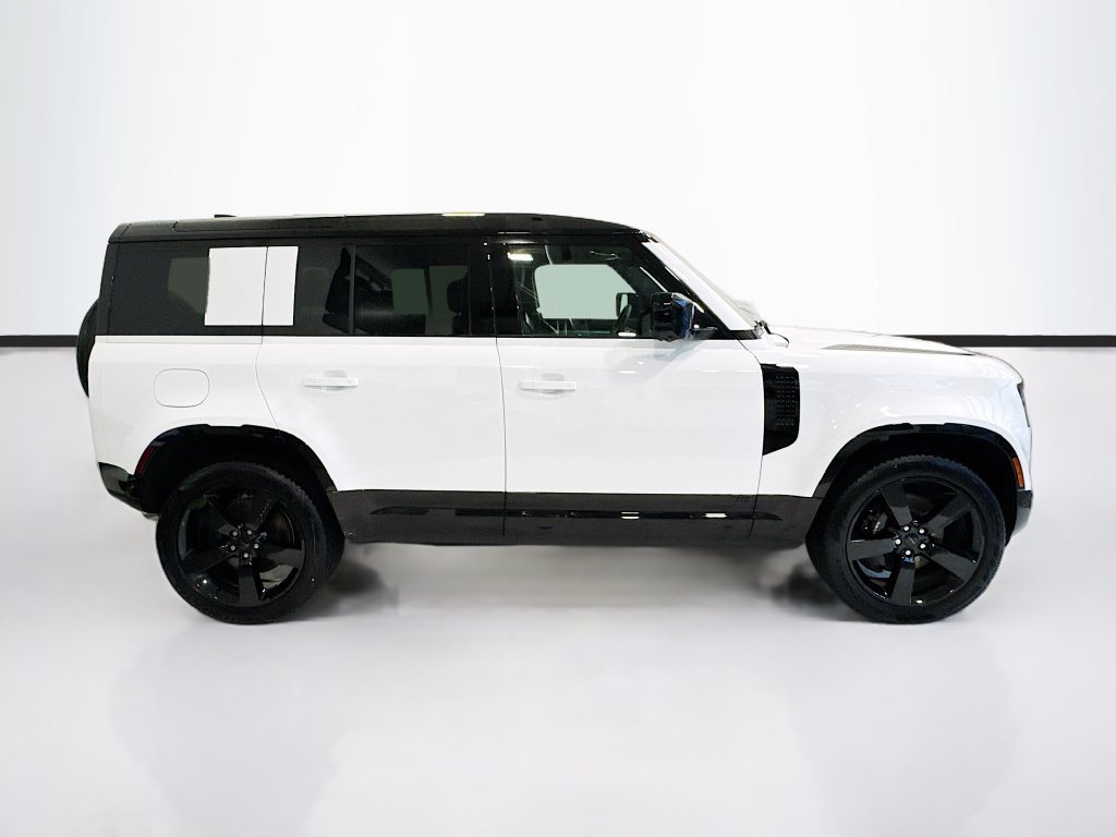 Used 2026 Land Rover Defender 110 V8 AWD/4WD image 4