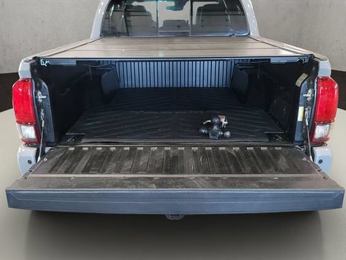 Used 2021 Toyota Tacoma SR5 AWD/4WD image 20