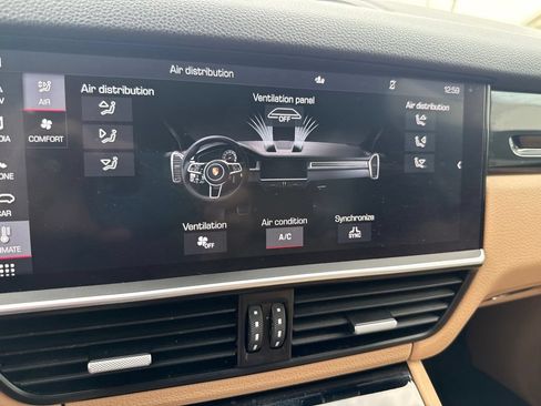 Used 2020 Porsche Cayenne AWD/4WD image 29