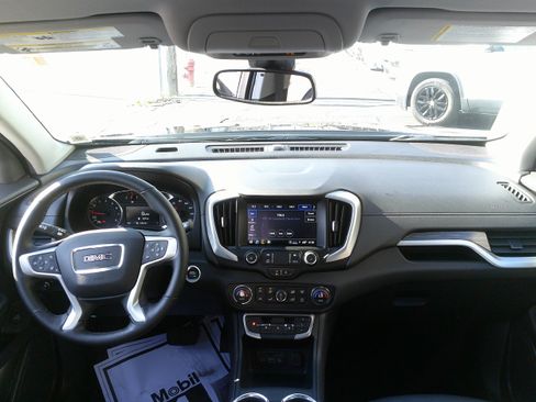 Used 2024 GMC Terrain SLT image 21