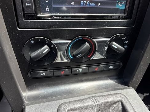 Used 2009 Ford Mustang GT Premium RWD image 19