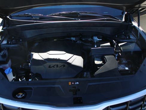 Used 2024 Kia Telluride S image 10