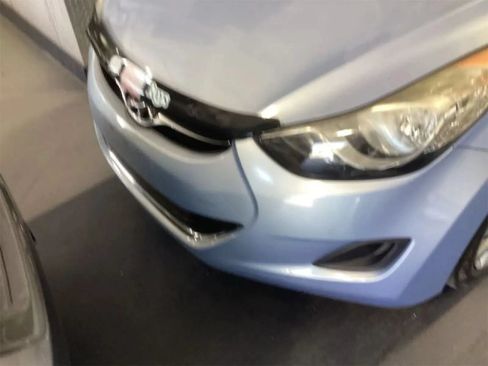 Used 2012 Hyundai Elantra GLS FWD image 25