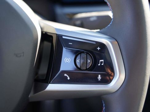 Used 2025 BMW i5 M60 w/ Dynamic Handling Package image 17