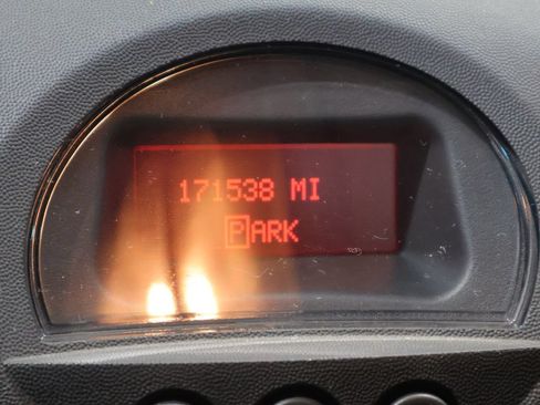 Used 2004 Pontiac Grand Prix GT2 w/ GT Sport Appearance Package FWD image 32