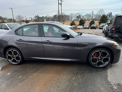 Used 2024 Alfa Romeo Giulia Veloce image 7
