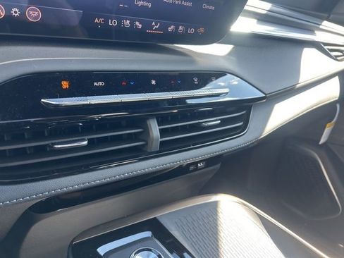 New 2026 Buick Enclave Avenir w/ Super Cruise Package AWD/4WD image 23