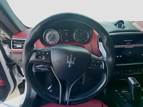 Used 2022 Maserati Ghibli Modena Q4 AWD/4WD image 10
