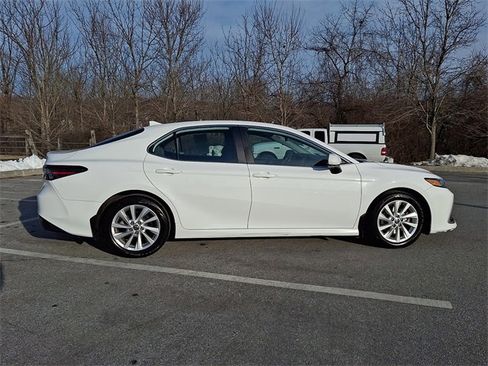 Certified 2021 Toyota Camry LE image 7