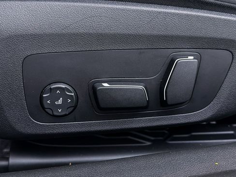 Used 2024 BMW 230i Coupe w/ Premium Package image 21