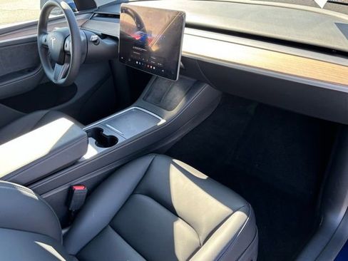 Used 2024 Tesla Model Y Long Range image 23