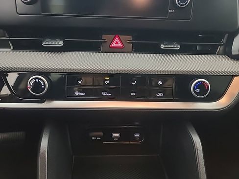 Used 2025 Kia Sportage LX image 33