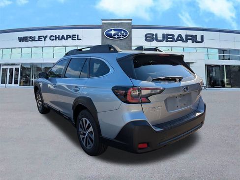 Used 2025 Subaru Outback Premium image 7